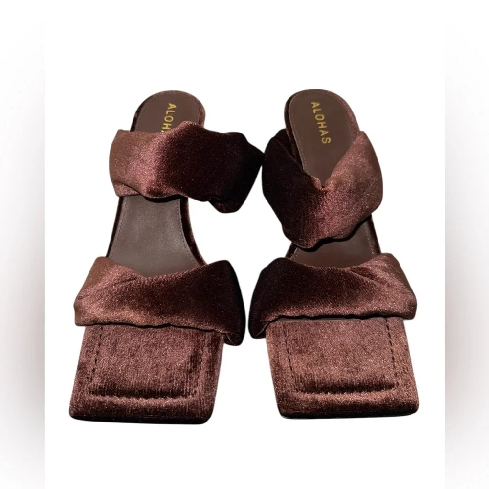 ALOHAS Twist Strap Mule in Velvet Coffee Size 39